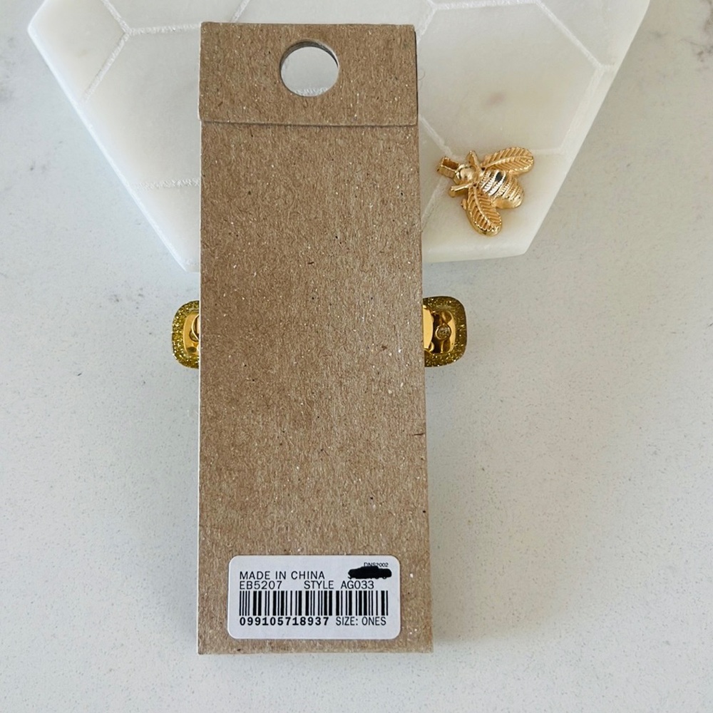 Madewell Chunky Acetate Hair Clip. - Picture 3 of 15